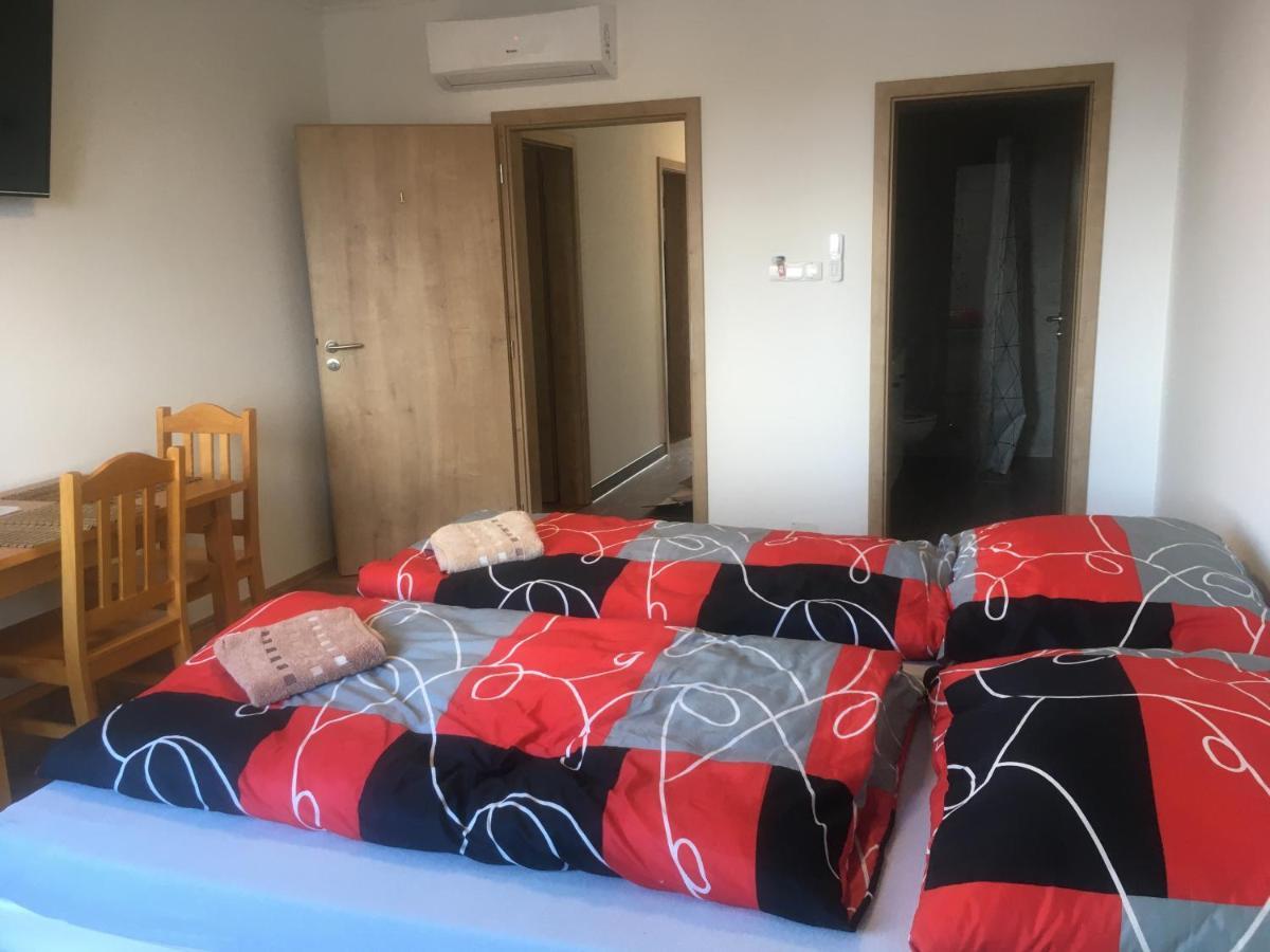 Ubytovani Pod Mezu Hlohovec Kültér fotó